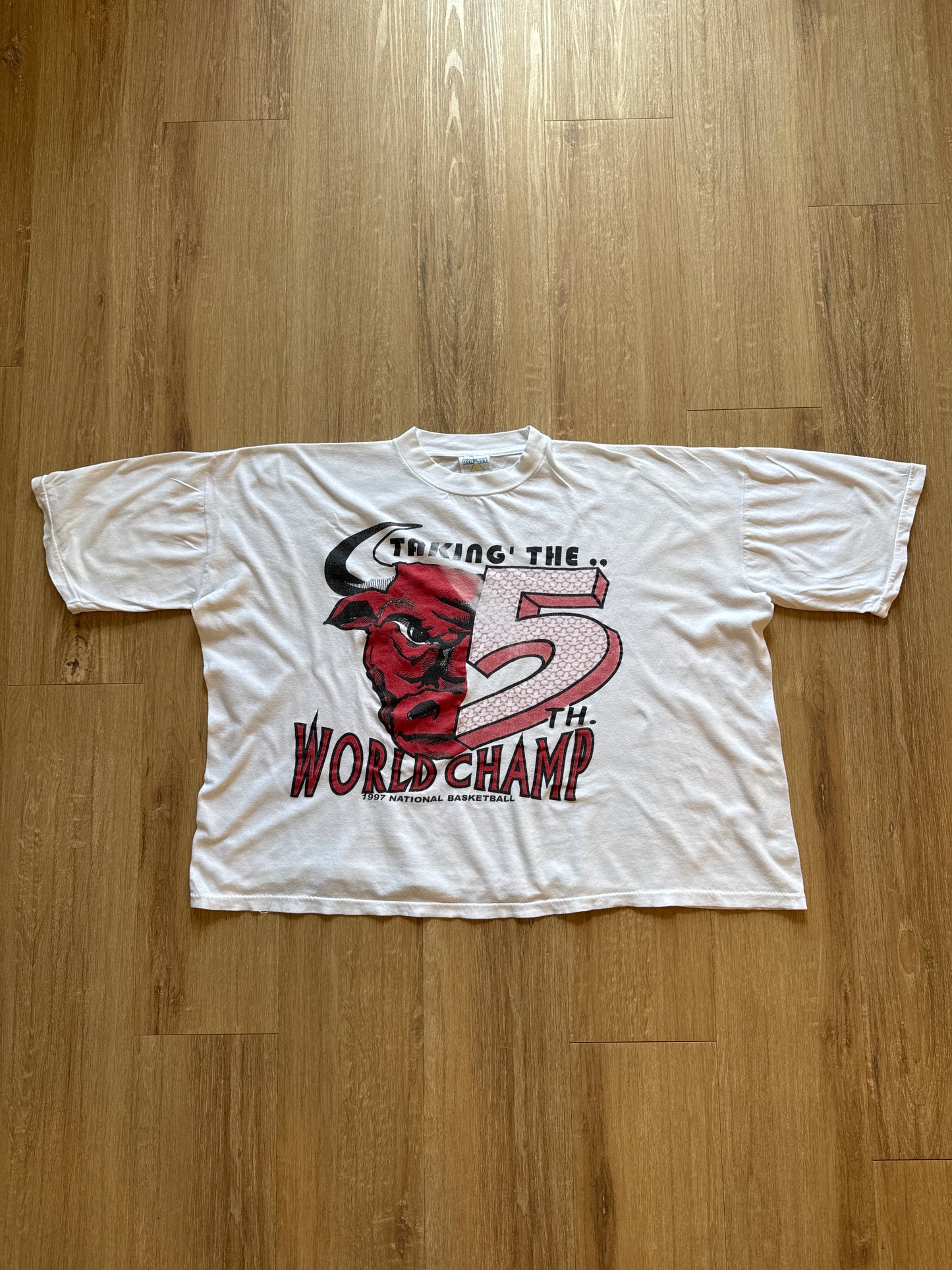 Vintage 1997 Chicago Bulls Taking The 5th World Championship Cropped Tee