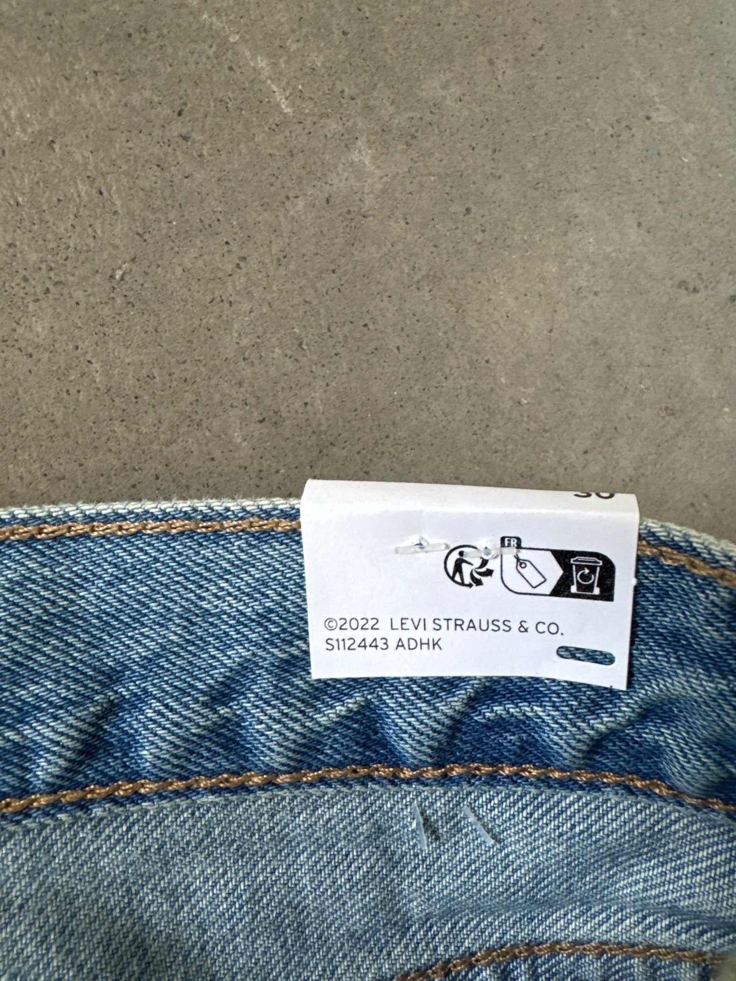 Levi’s Baggy Dad Mid Rise Lightwashed Denim Jean Shorts Jorts