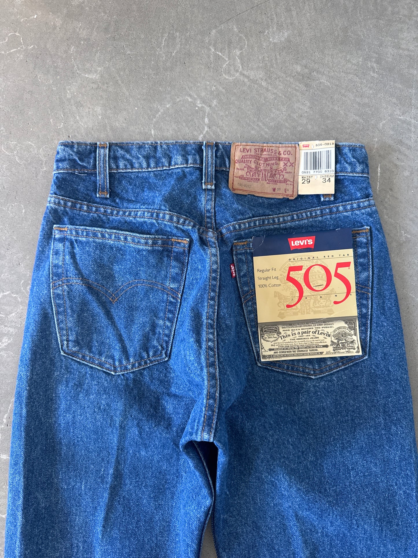 Vintage Levi’s 505 Regular Fit Straight Leg Dark Washed Denim Jeans