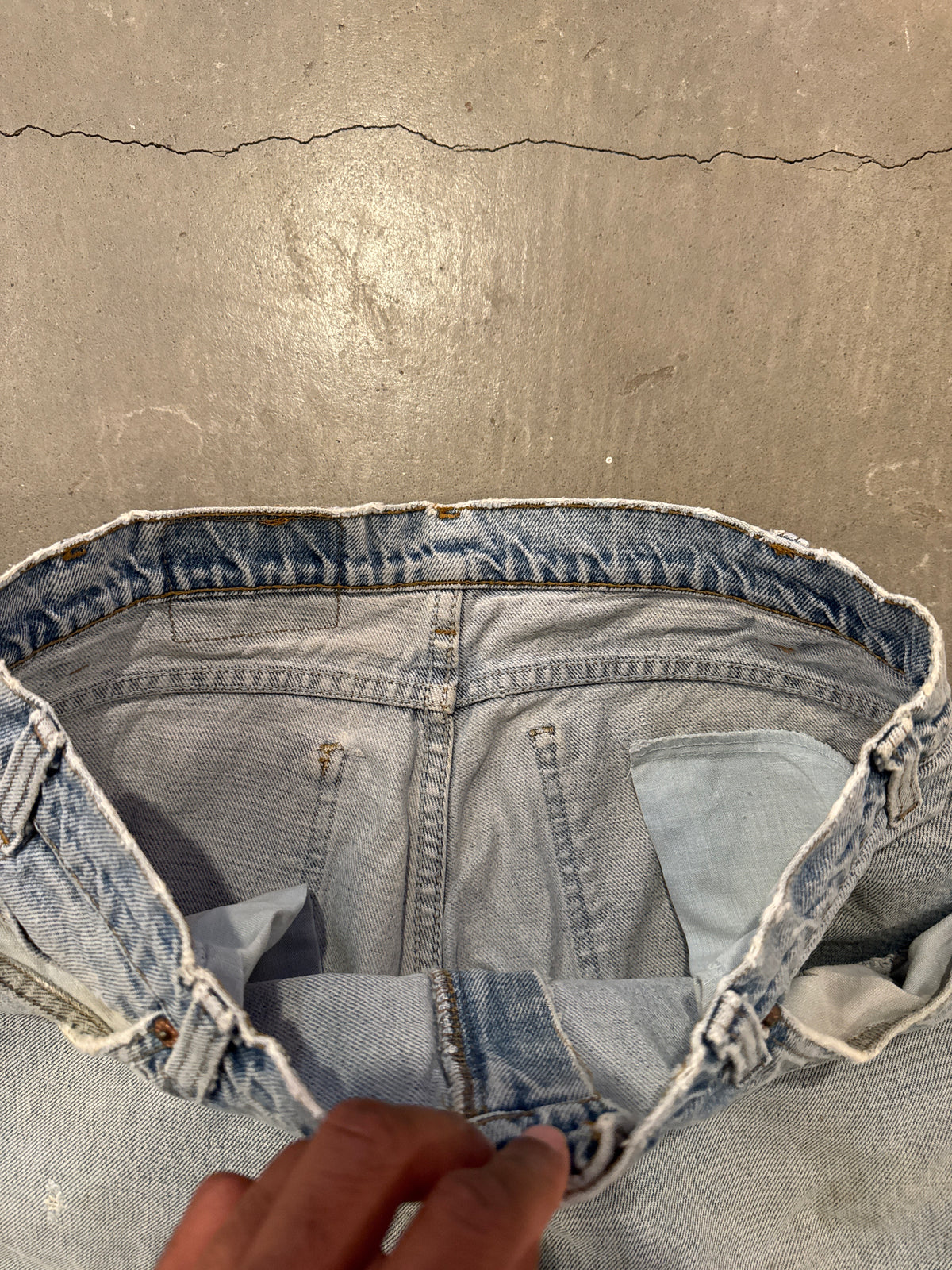 Vintage Levi’s 550 Orange Tab Relaxed Tapered Light Washed Denim Jeans