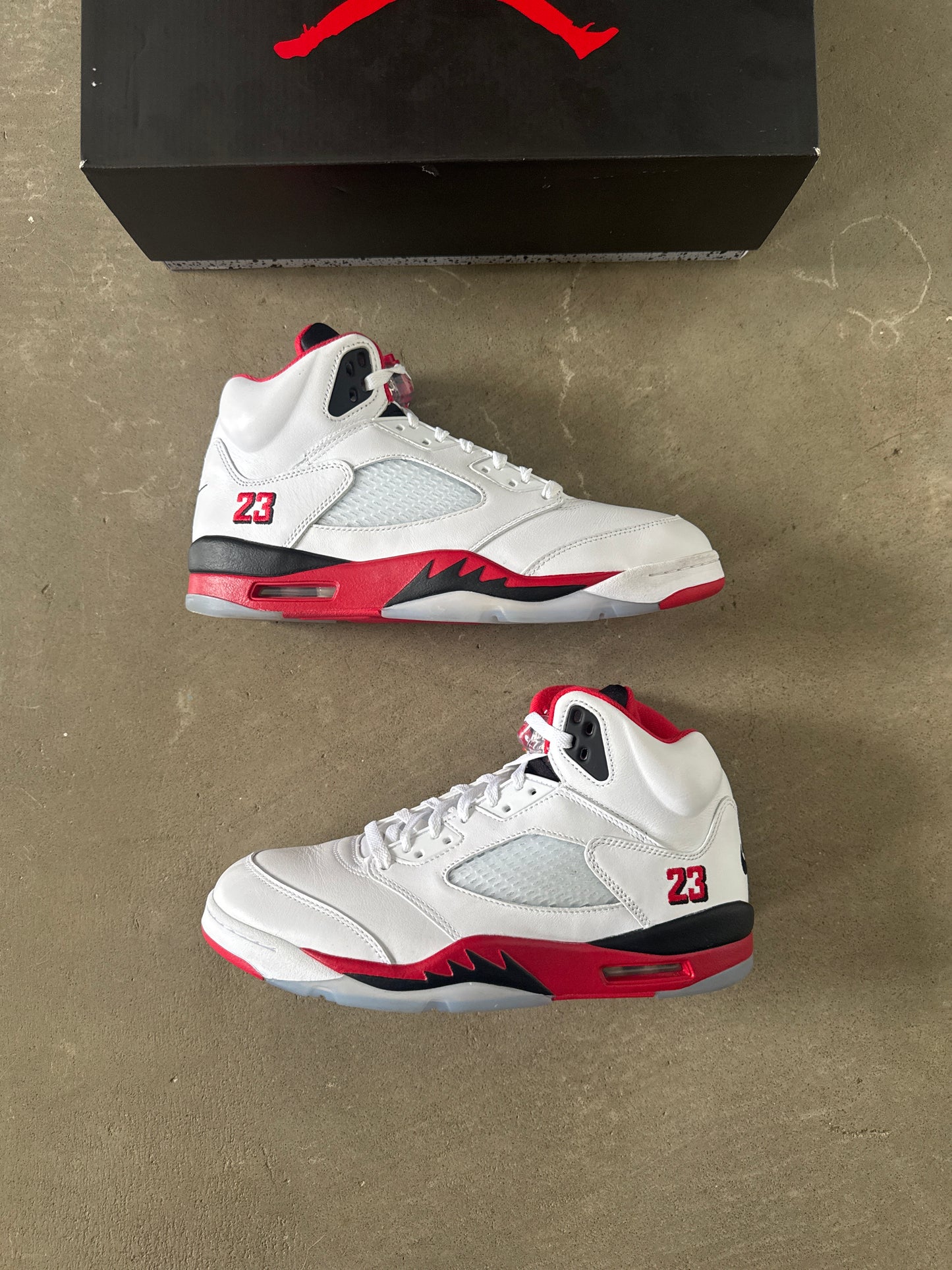 Jordan Retro 5 Fire Red Black Tongue (2025)