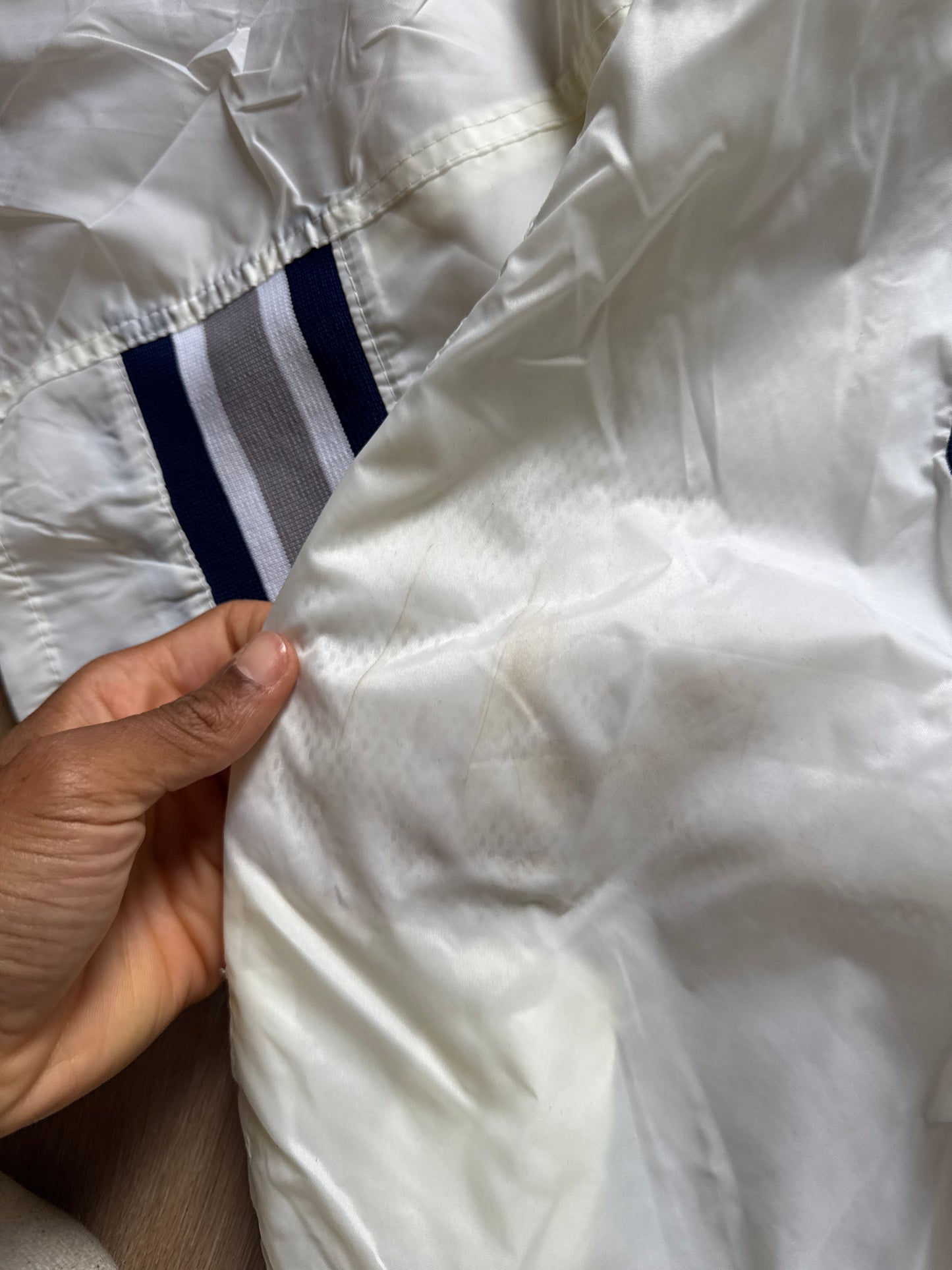 Vintage Collegiate Sportswear University Of Georgetown Hoya Windbreaker Tee