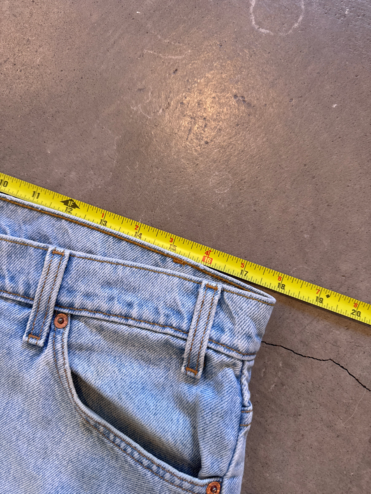 Vintage 1995 Levi’s 505 Orange Tab Regular Straight Leg Fit Light Washed Denim Jeans