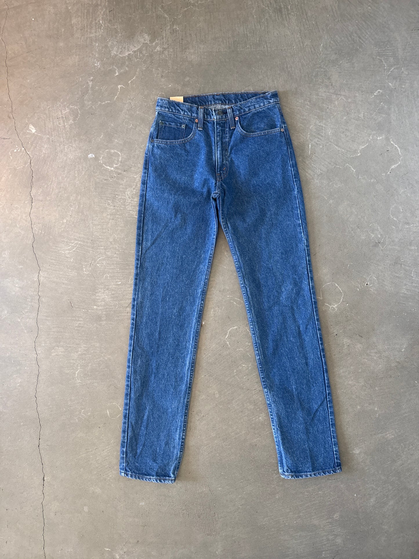 Vintage Levi’s 505 Regular Fit Straight Leg Dark Washed Denim Jeans