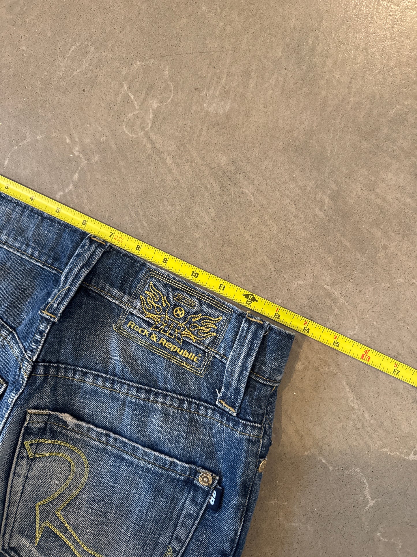 Y2K Women’s Rock & Republic Faded Denim Jeans