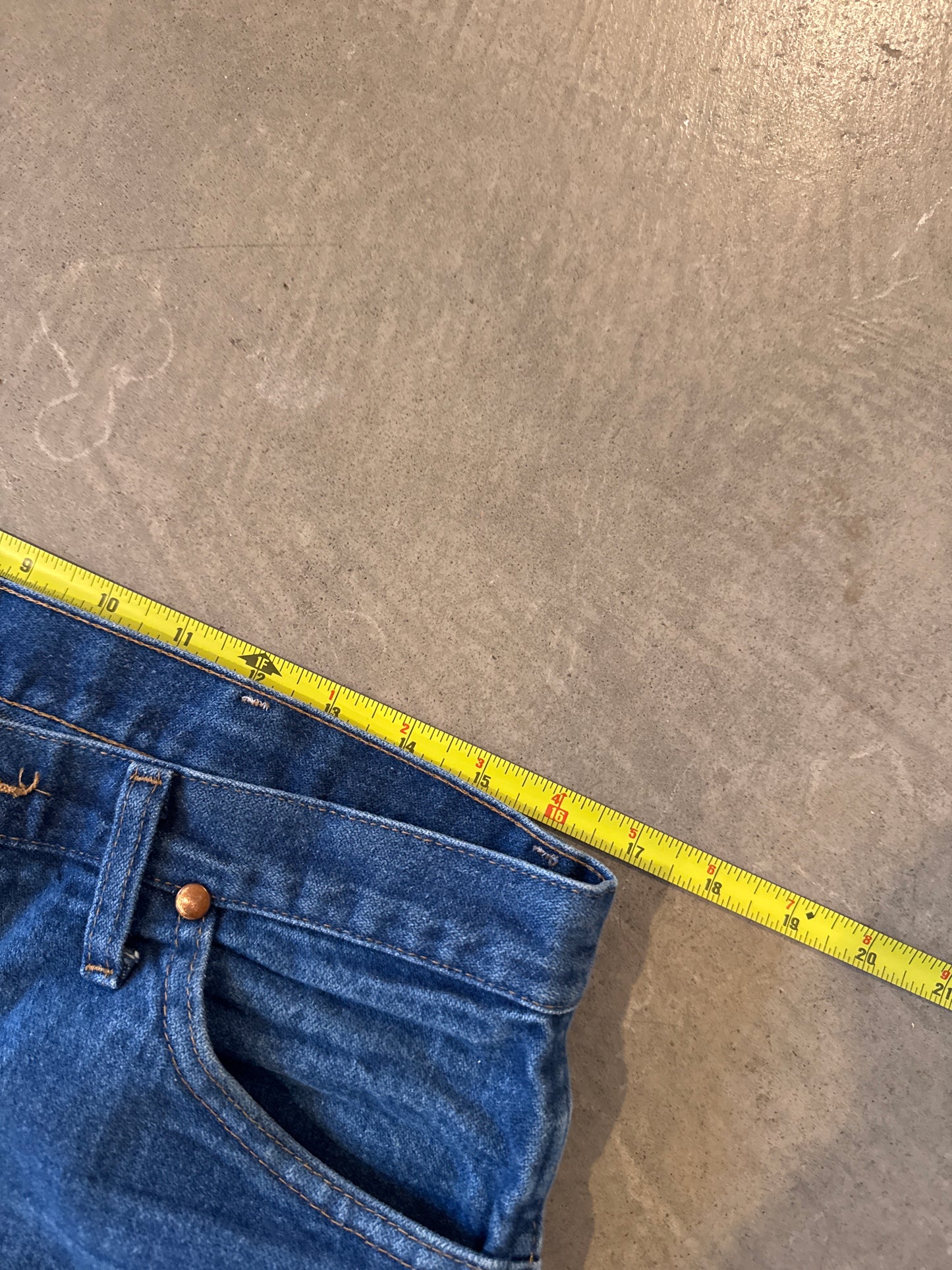 Vintage Wrangler Dark Washed Straight Fit Denim Jeans