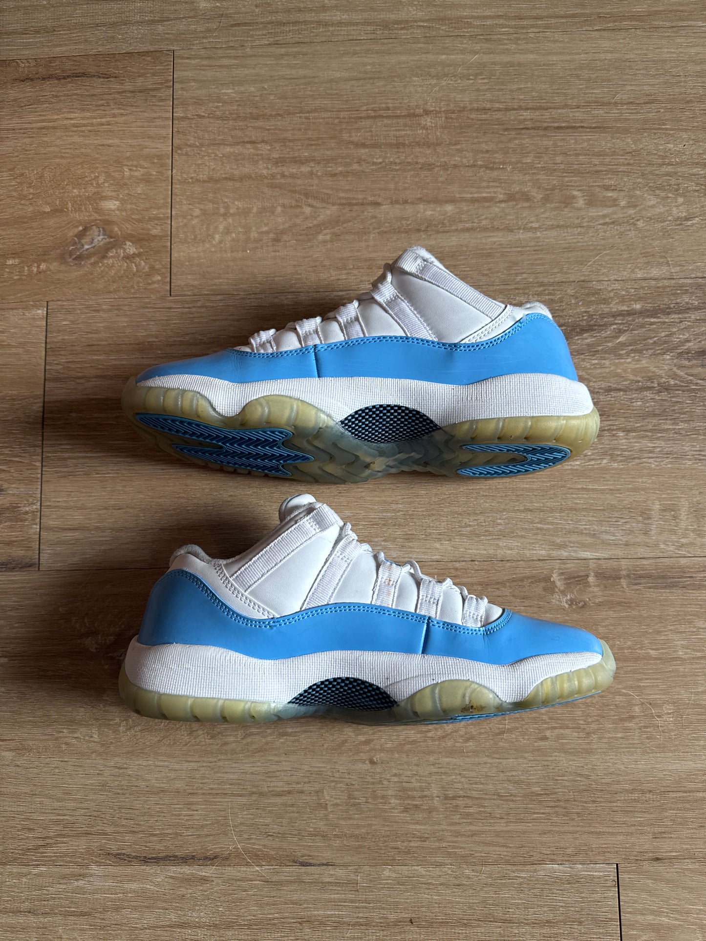 Jordan Retro 11 Low University Blue