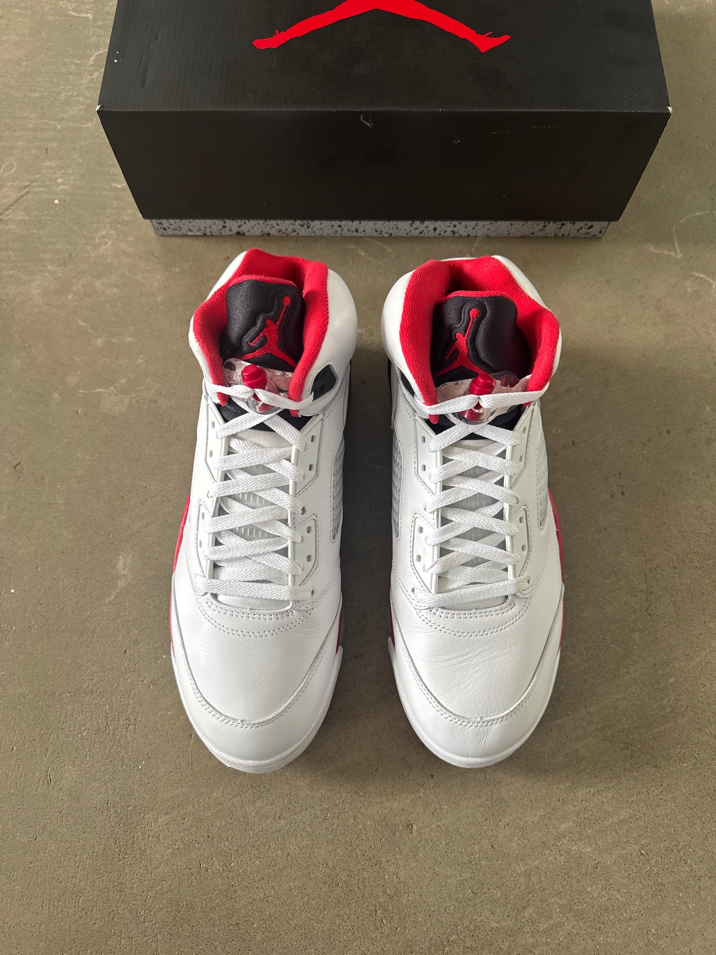 Jordan Retro 5 Fire Red Black Tongue (2025)