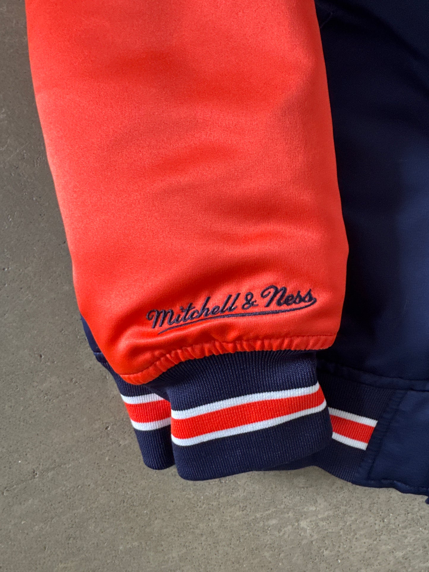 Mitchell & Ness Chicago Bears Primetime Throwbacks Vintage Satin Full-Snap Jacket