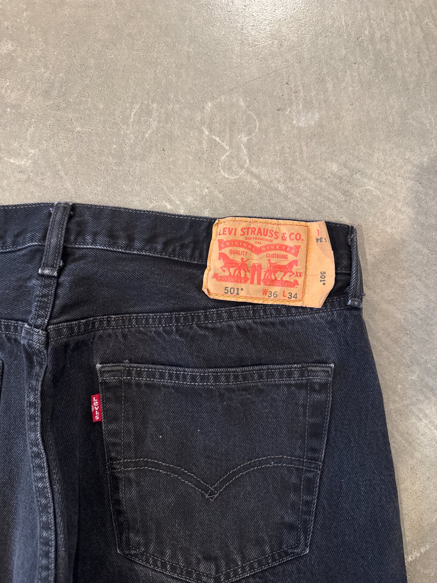 Vintage Levi’s Straight Fit Black Denim Jeans