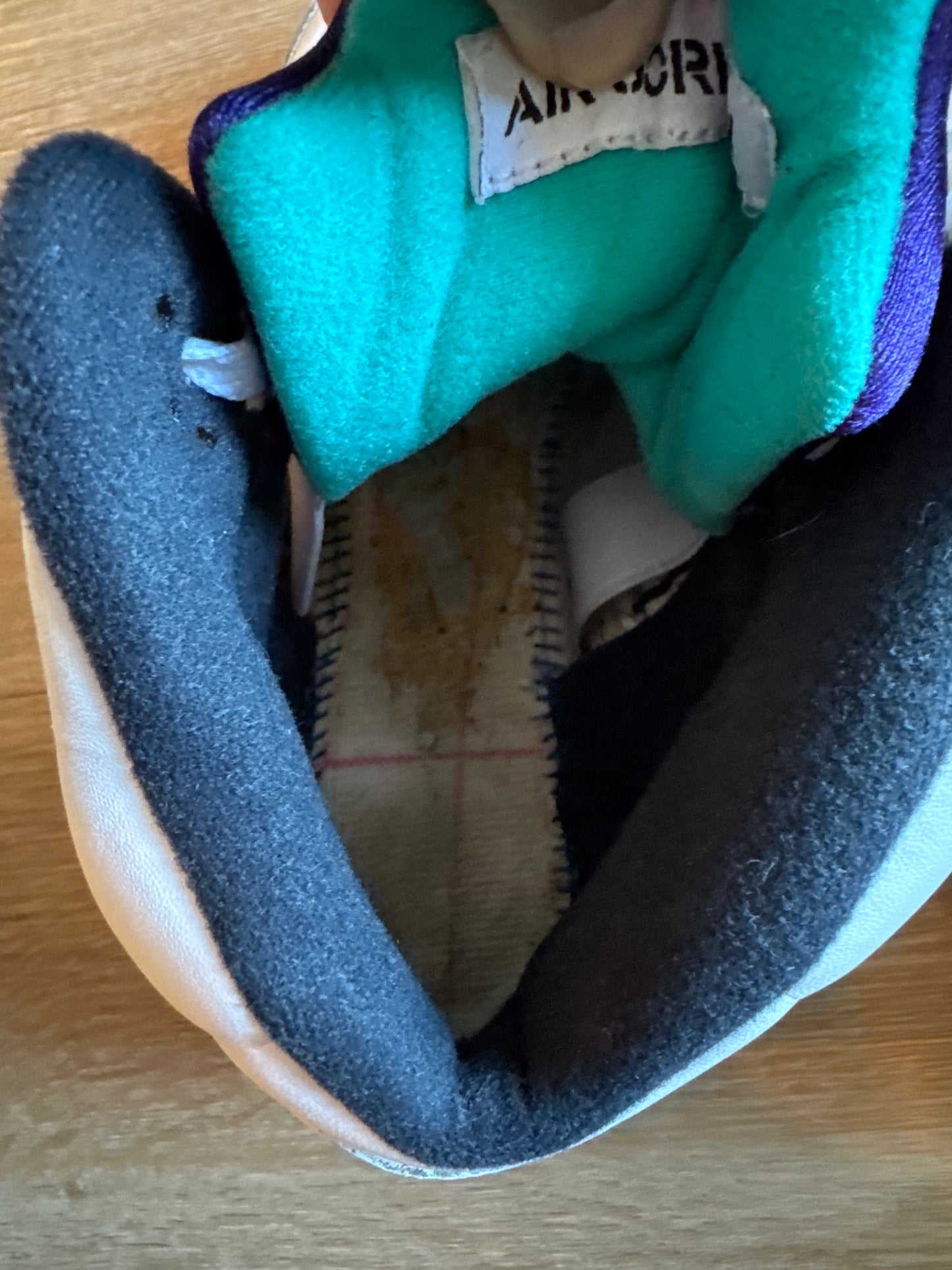 Jordan Retro 5 Grape 2013 Restoration Shoe