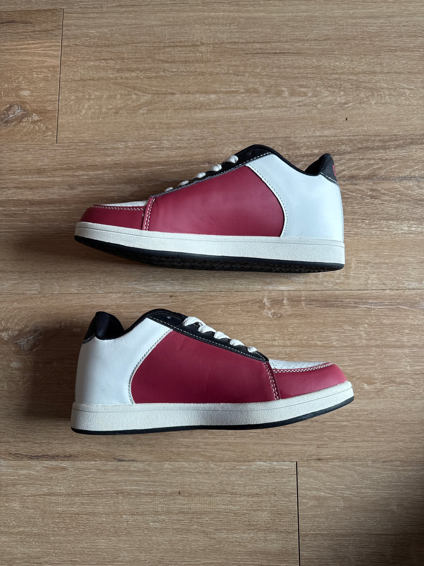 Vintage Women’s STS Footwear University Of South Carolina Gamecocks Sneakers
