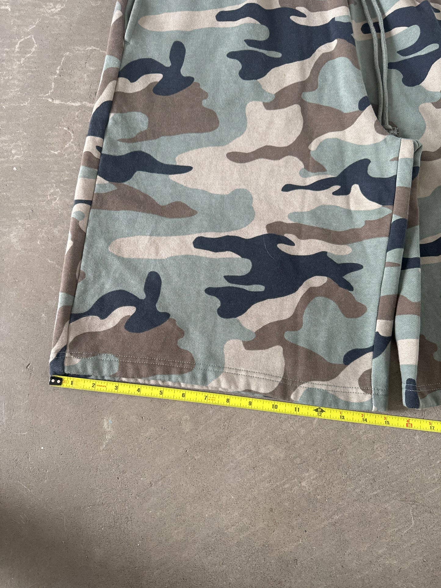 Blank 3/4 Long Camo Sweatshorts