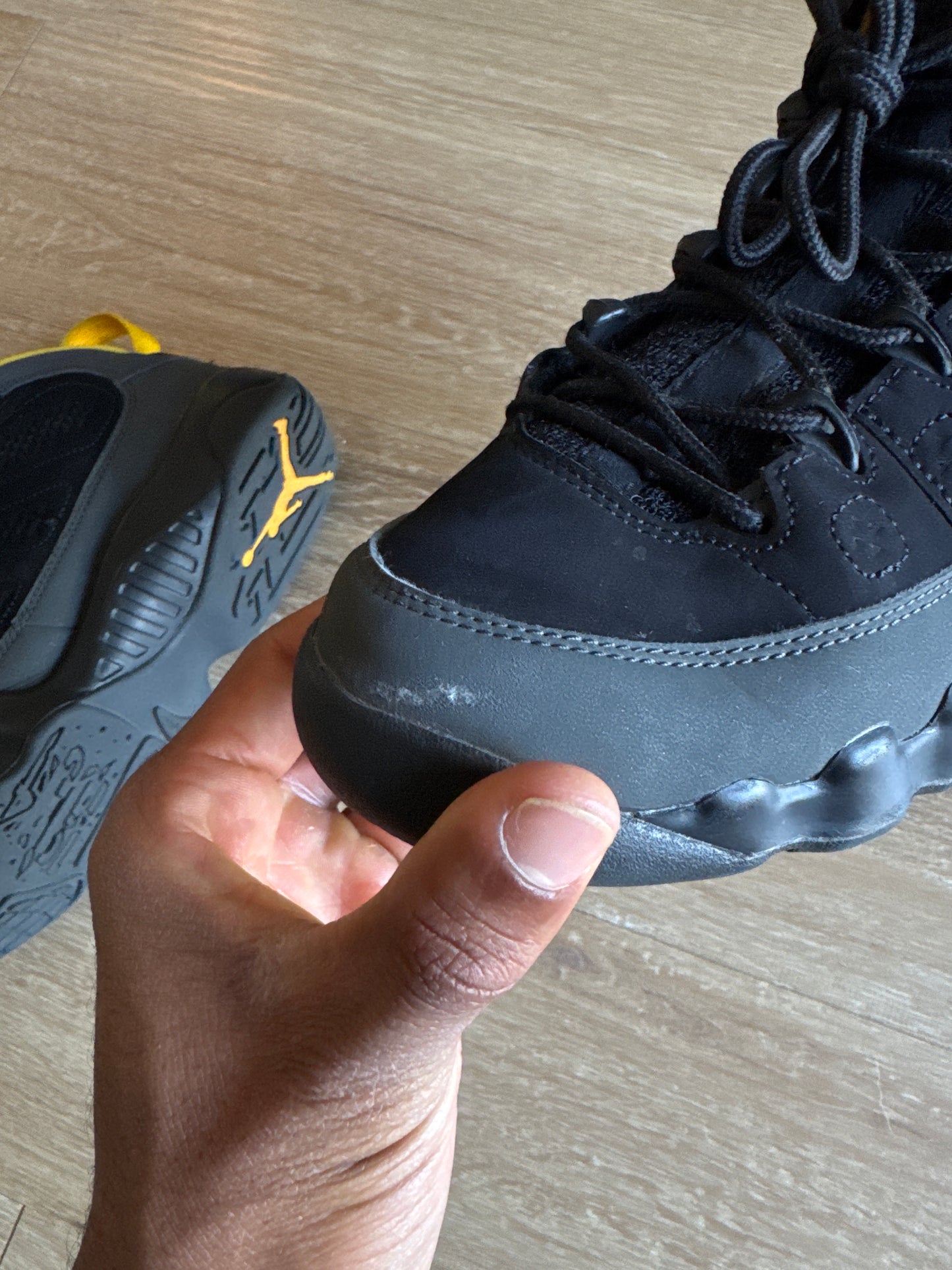 Jordan Retro 9 Dark Charcoal University Gold