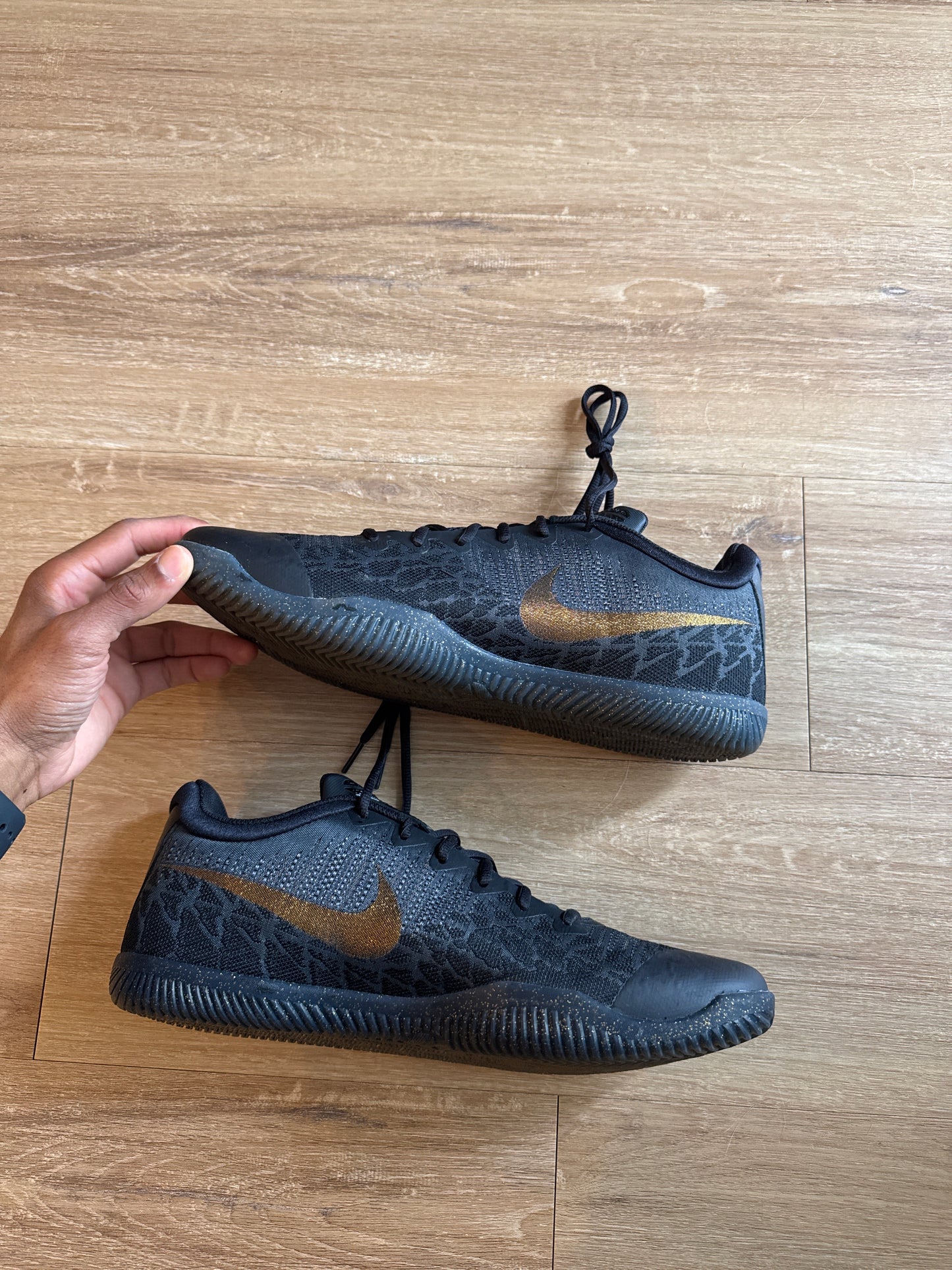 Nike Kobe Bryant Mamba Rage Gold Stars