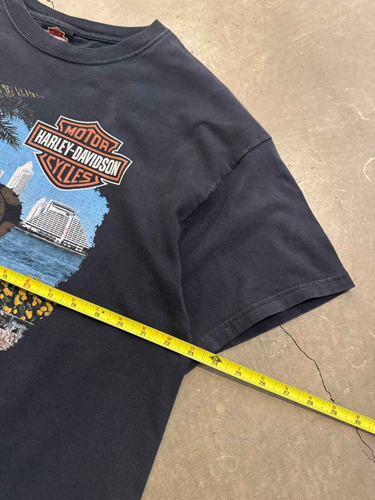 Vintage 90s Harley Davidson Doha, Qatar Tee