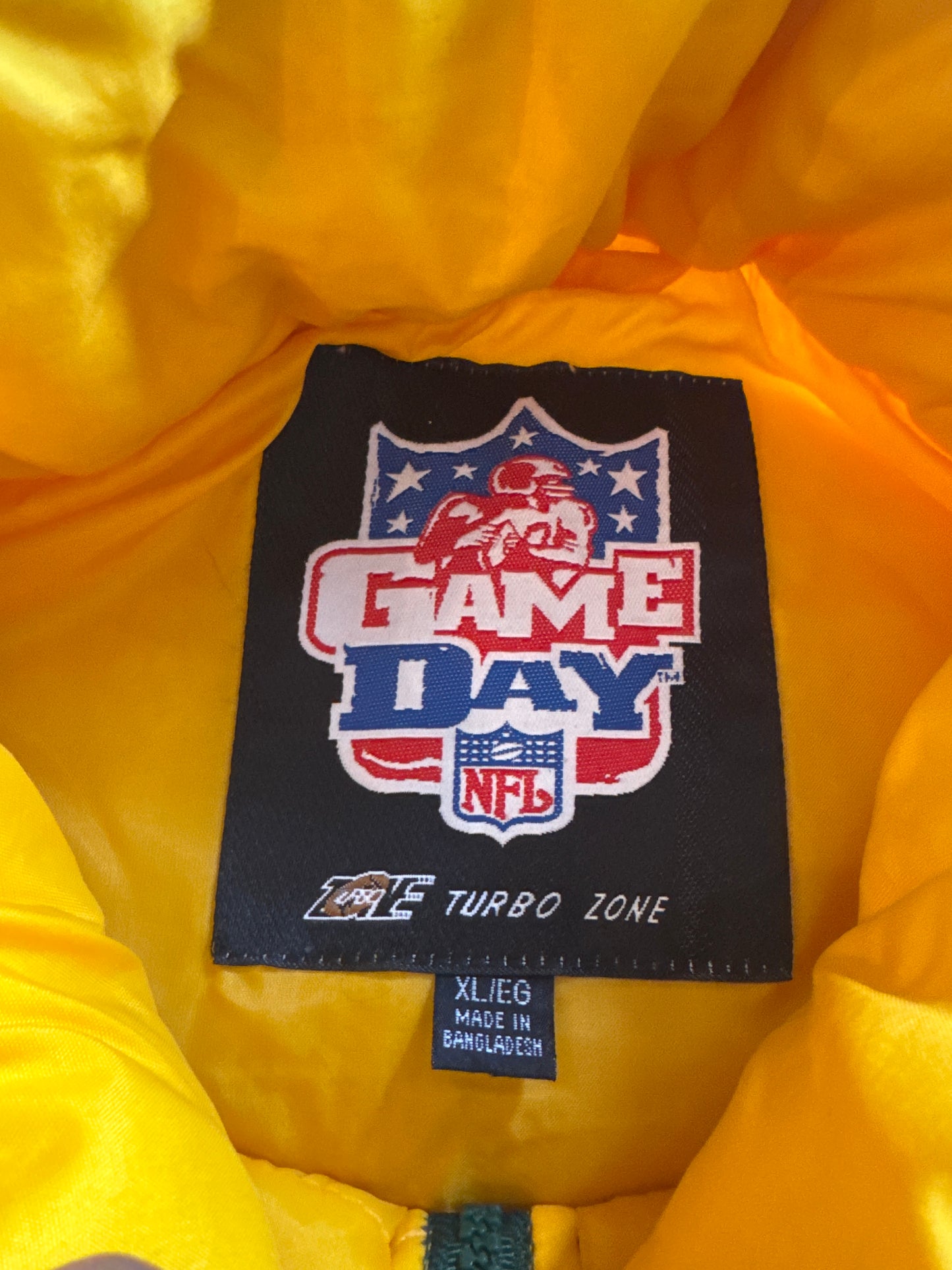 Vintage 90s Gameday Green Bay Packers Puffer Jacket