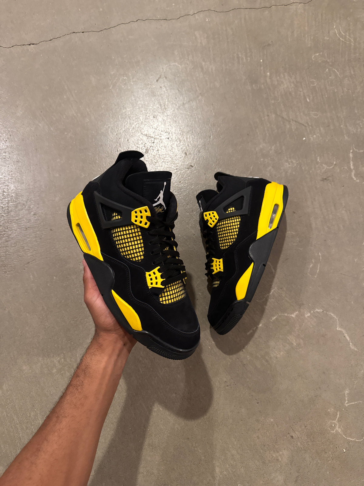 Jordan Retro 4 Thunder (2023)