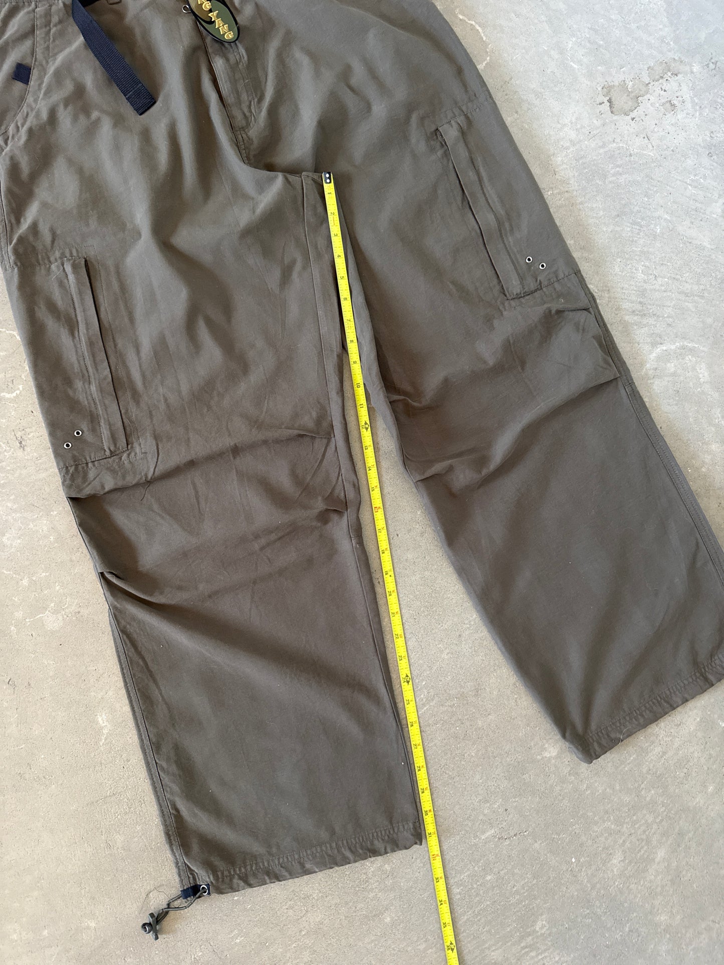 Vintage Y2K Ying Yang Baggy Olive Green Hiking Pants