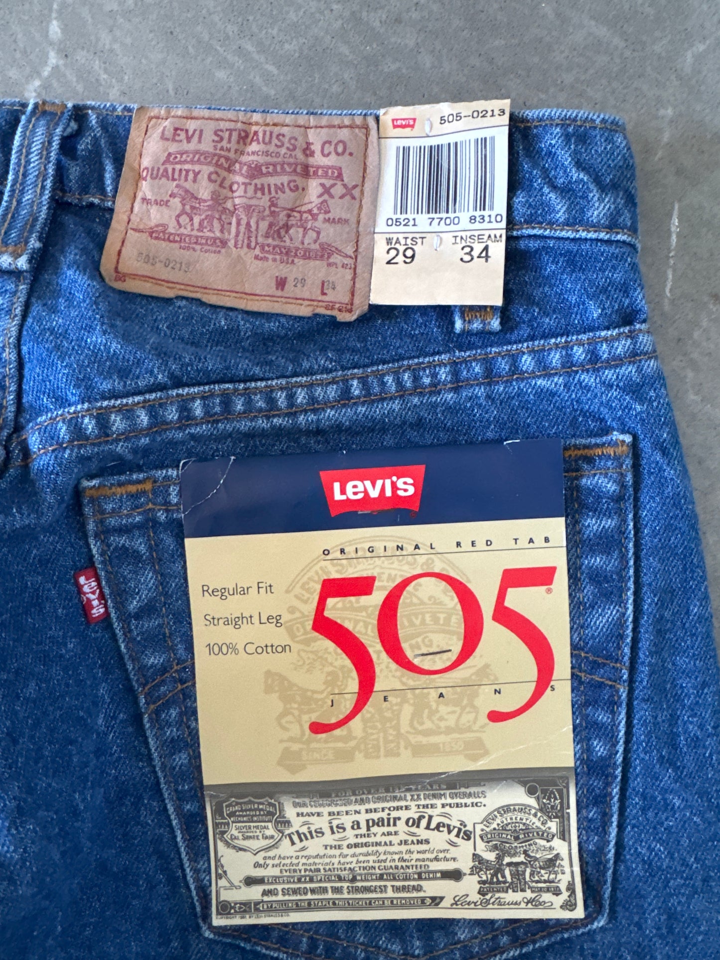 Vintage Levi’s 505 Regular Fit Straight Leg Dark Washed Denim Jeans